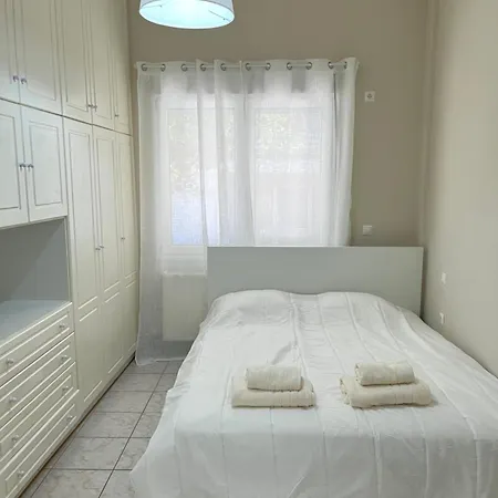 Βίλα For 6 Persons In Centre Of & 300 Meters From The Beach! *