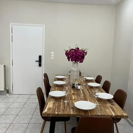 For 6 Persons In Centre Of & 300 Meters From The Beach! 빌라 루트라키
