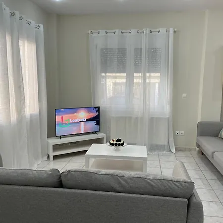 Βίλα For 6 Persons In Centre Of & 300 Meters From The Beach!